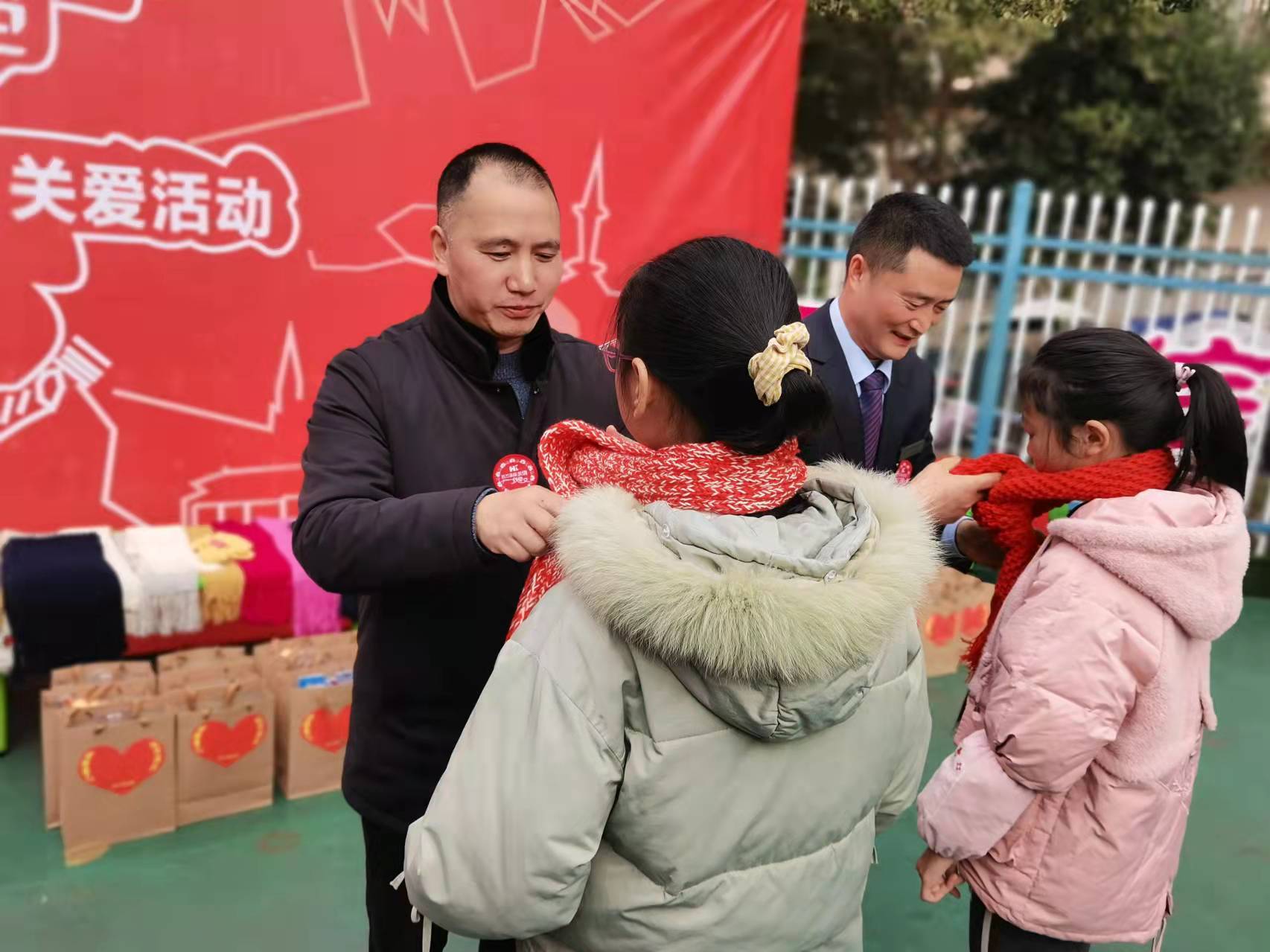 球队发起慈善活动，得到社会广泛支持