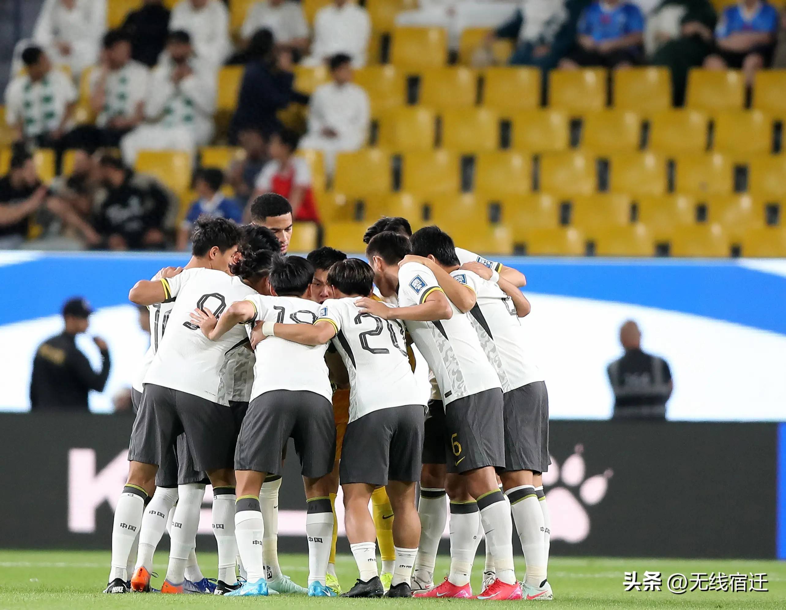 关于球星因红牌禁赛，俱乐部遭遇比赛困境的信息
