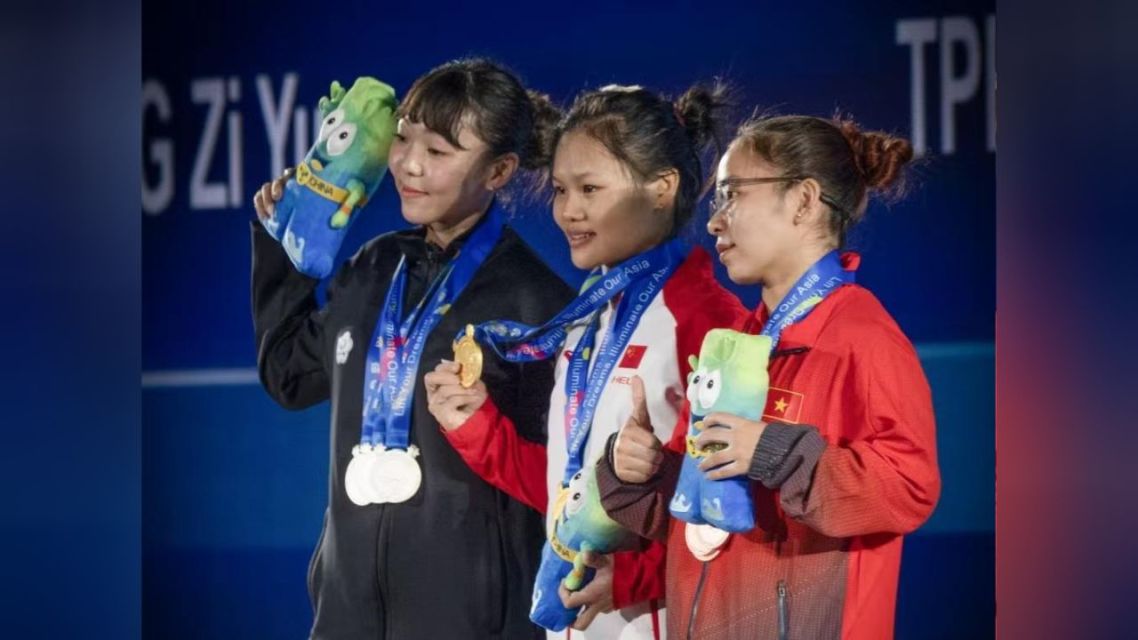关于举重女子公斤级比赛，中国选手包揽冠亚军的信息