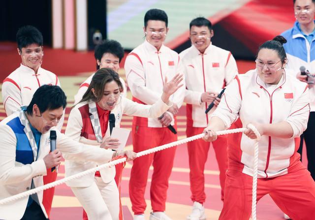 乐鱼开云体育-白俄罗斯击剑选手精湛技艺惊艳全场
